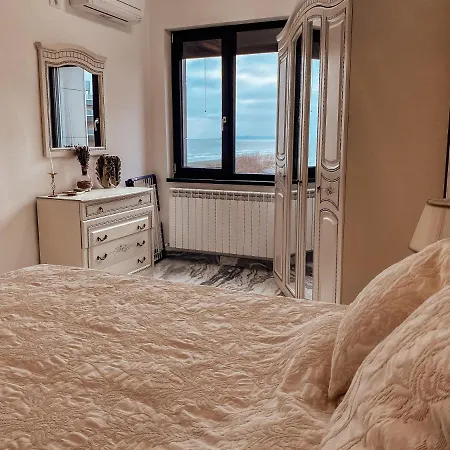 Apartament Safir דירה Năvodari