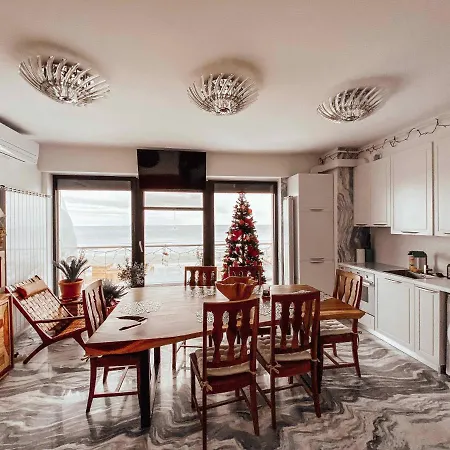 Apartament Safir דירה *